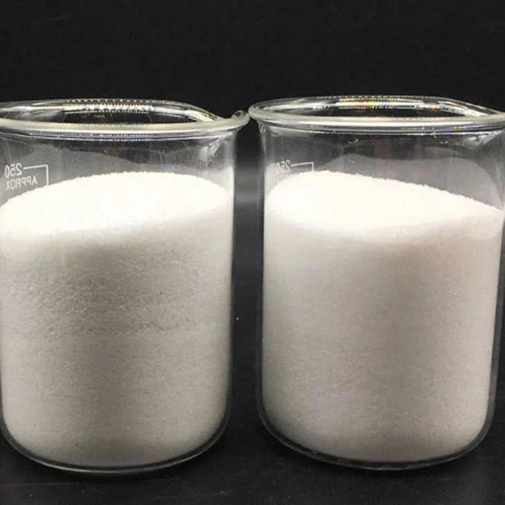 CPAM Cationic Polyacrylamide pour Floculant CAS 9003-05-8